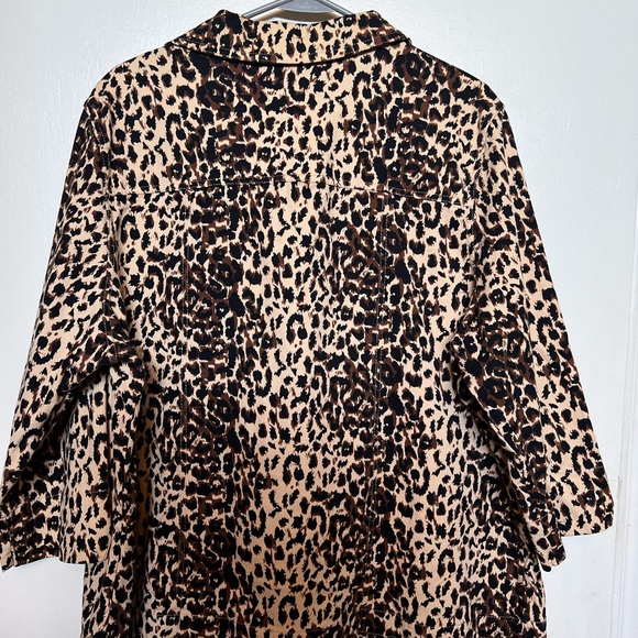 Lightweight three-quarter sleeve jacket. - Picture 3 of 5